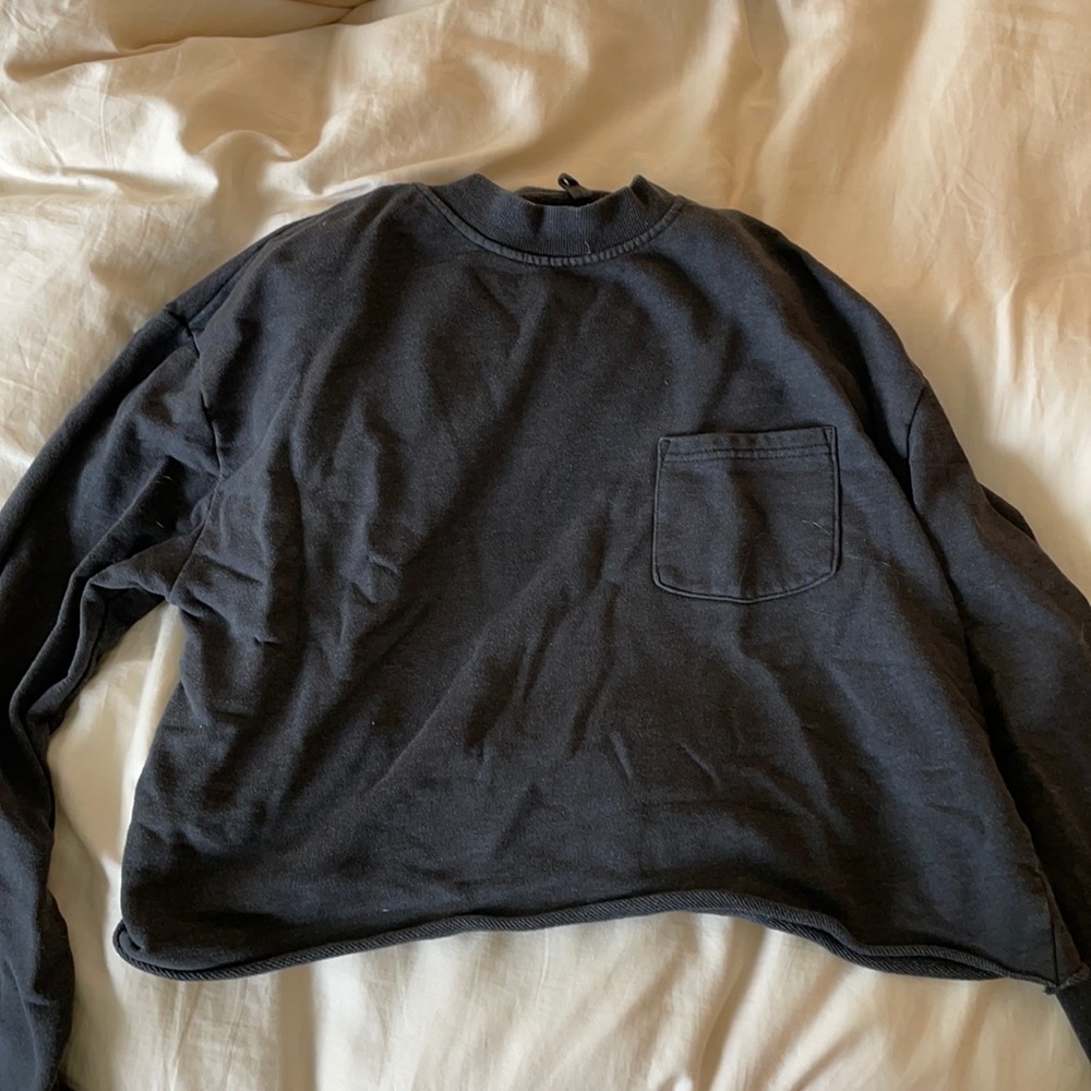 cropped urban sweatshirt